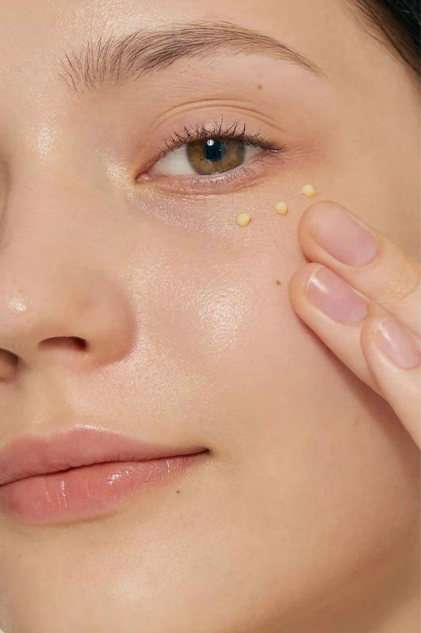 COSRX_The_Retinol_0.1_Cream_20_mL_KBeauty_Australia_-_model__98359.jpg